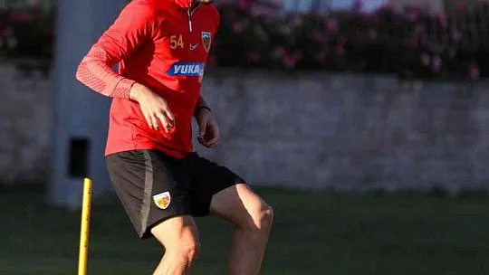 Kayserispor'da 3 futbolcu milli takımlara davet edildi