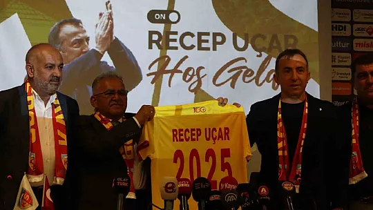 Kayserispor'da Recep Uçar imzayı attı