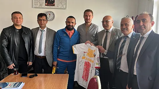 Kayserispor'lu futbolcudan örnek davranış