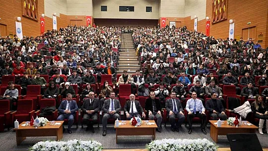 KAYÜ Rektörü Karamustafa, Öğrencilerle buluştu...