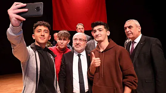 KAYÜ Rektörü Karamustafa, Öğrencilerle buluştu...