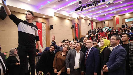 Vali, öğrencilerle buluştu...