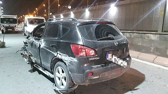 Kazada savrularak refüje çarptı: 2 yaralı