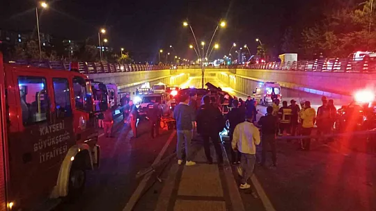 Direğe çarpıp takla attı: 5 yaralı