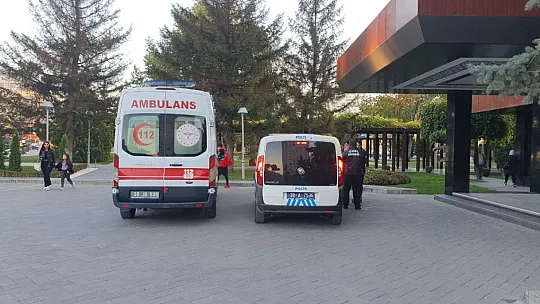 Kendine zarar veren şahıs kendini lavaboya kilitledi