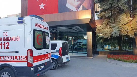 Kendine zarar veren şahıs kendini lavaboya kilitledi