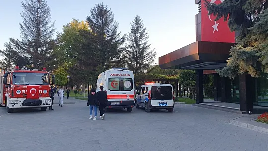 Kendine zarar veren şahıs kendini lavaboya kilitledi