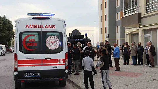 Korkutan olay! Eve kendini kilitleyip ateşe verdi...