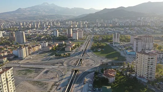 Kocasinan Belediyesi, akıllı kavşak ile 4 caddeyi birbirine bağladı