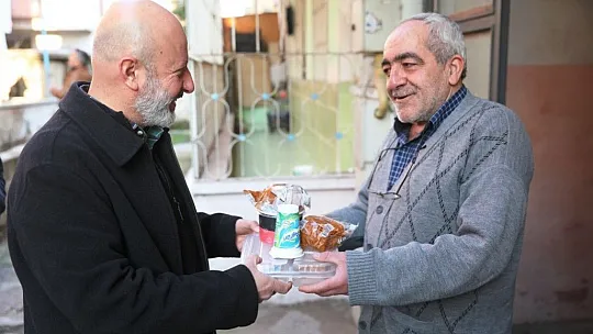 Çolakbayrakdar: Gönül köprüsü inşa ediyoruz...