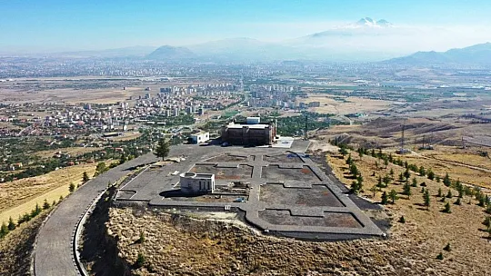 8 asırlık köşk, gök gözlem evi oluyor!