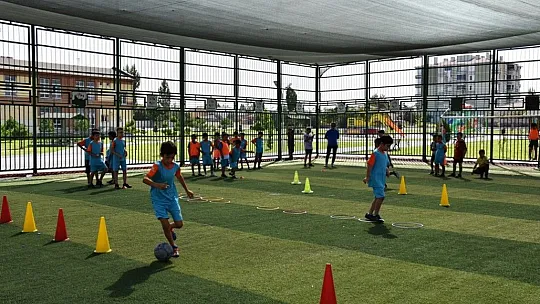 Kocasinan'da yaz spor kursları, dolu dolu geçti