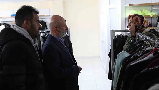 Kocasinan'dan depremzedelere giysi ve iaşe desteği