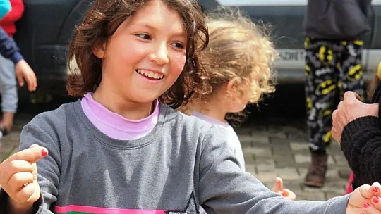 Kocasinan'dan kardeş belediye Türkoğlu'nda çocuklar için sokak oyunları şenliği