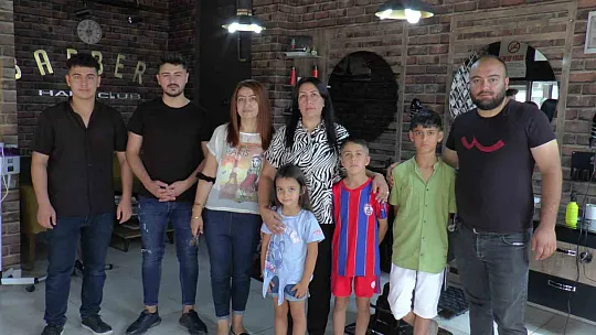 O muhtardan ücretsiz traş hizmeti!
