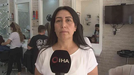 Kuaför muhtardan minik öğrencilere ücretsiz tıraş