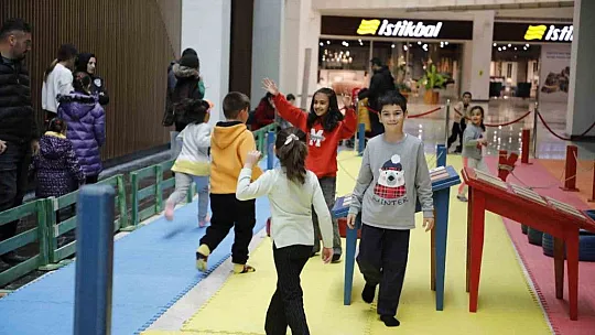 KUMSmall AVM'de Survivor Parkuru hazırlandı