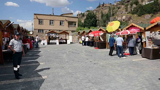 Maharetli Eller Pazarı misafirlerini ağırlamaya hazırlanıyor