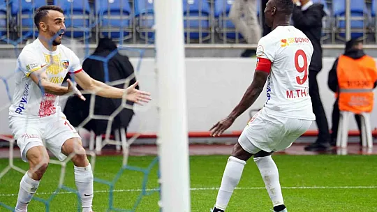 Mame Baba Thiam gollerine devam ediyor