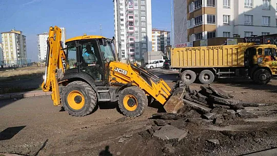 Melikgazi Belediyesi asfalt çalışmalarına hız kesmeden devam ediyor