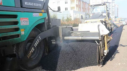 Melikgazi Belediyesi asfalt çalışmalarına hız kesmeden devam ediyor