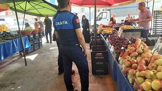 Melikgazi Belediyesi zabıta ekipleri pazar yerlerini denetledi