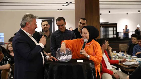 'Gençler gözbebeğimizdir.'