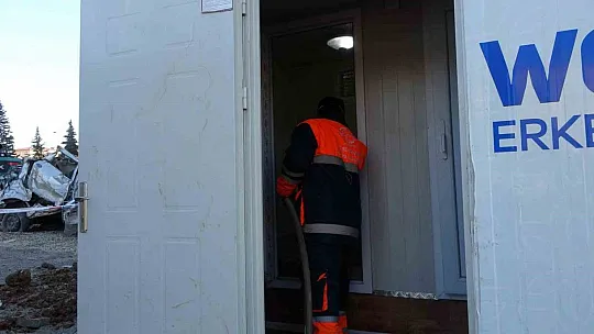 Melikgazi'den depremzedelere 'mobil yardım' yapılıyor