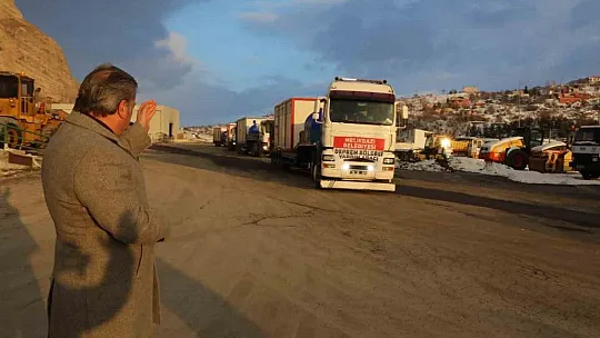 Melikgazi, Hatay'a mobil WC, duş, konaklama konteynerları ve su arazözü yolladı