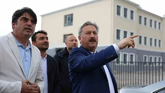 1 senede 2 okul kazandırıldı...