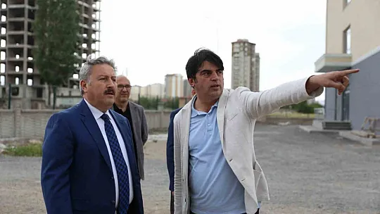1 senede 2 okul kazandırıldı...