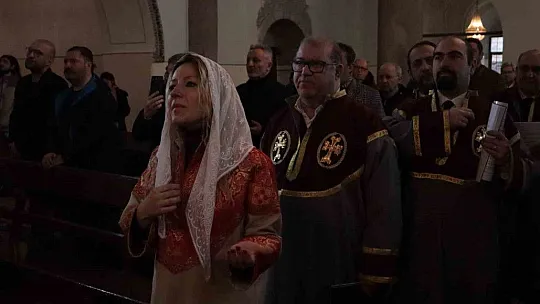 Miçing ayininde depremzedelere dua