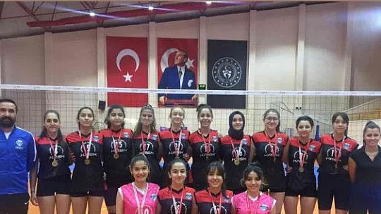 Özen'e milli davet