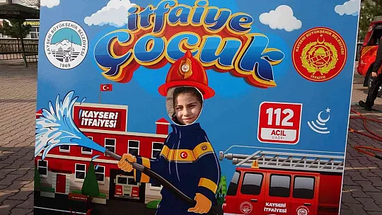 İtfaiyeciler, minik misafirlerini ağırladı...