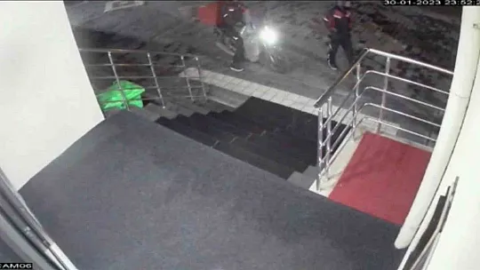 Talas'taki hırsızlar bakın hangi kılıkla geldiler?