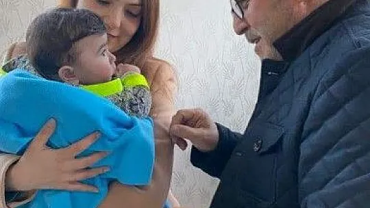 Depremzedelere çay ve yemek ikramı