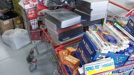 Muhtardan 250 öğrenciye kırtasiye yardımı