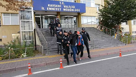 12 zehir taciri yakaladı
