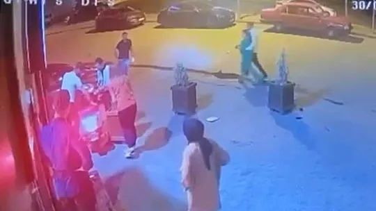 Ne motosikletten vazgeçti, ne de çaydan