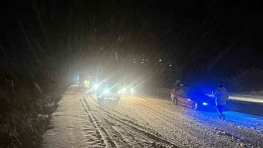 Kar yağışı ulaşımı olumsuz etkiledi