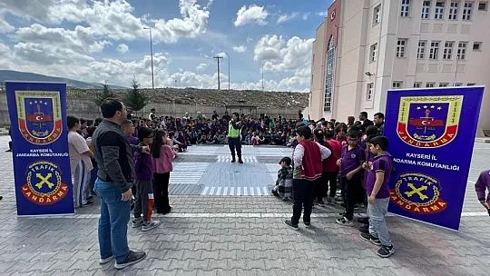 Öğrencilere trafik eğitimi