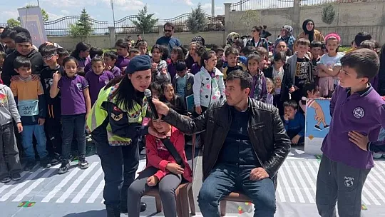 Öğrencilere trafik eğitimi