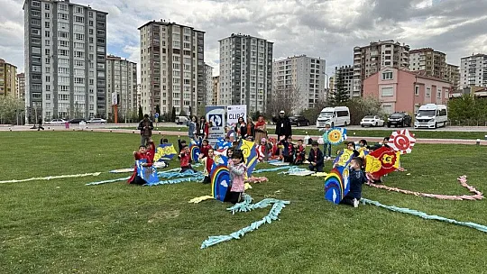 Afgan Mülteciler Derneği, Kayseri'de uçurtma şenlik yaptı!