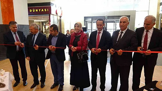 Öğrencilerden kuyumcuları kıskandıran takılar