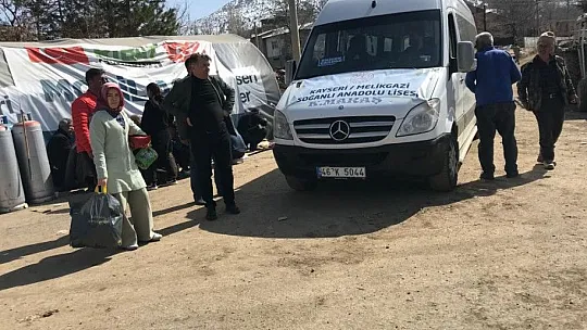 Öğrenciler, harçlıkları depremzedelere gönderdi
