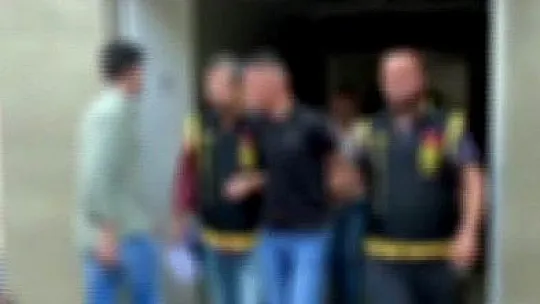Önce çaldılar, sonra parçaladılar