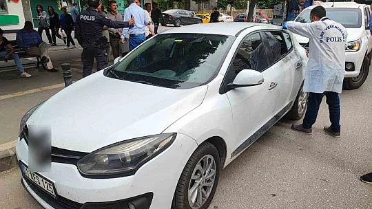 Otomobilin camı kırılıp 1 milyon 554 bin lira çalındı