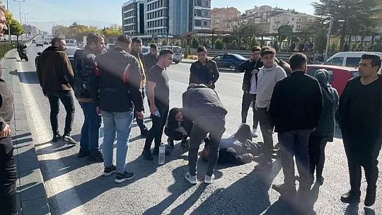 Kayseri'de kaza! Hastaneye kaldırıldı...