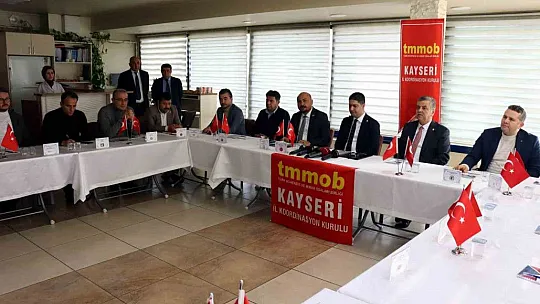 Özdemir: 'Kayseri'de 194 ağır hasarlı yapının olduğu tespit edilmiştir. Bunlardan 21 tanesi kamu binasıdır'