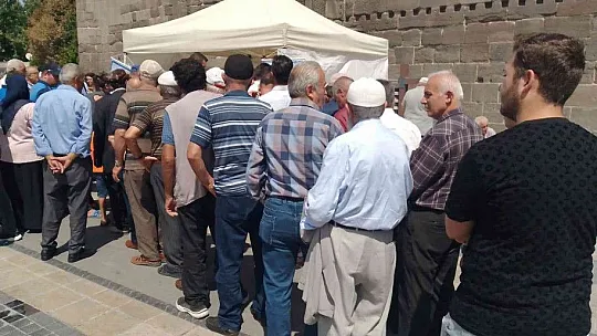 Lokantacılar ve Pastacılar Odası'ndan aşure ikramı!